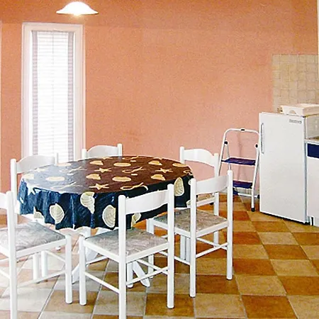 Apartment Rouge Ckv05085 Dya