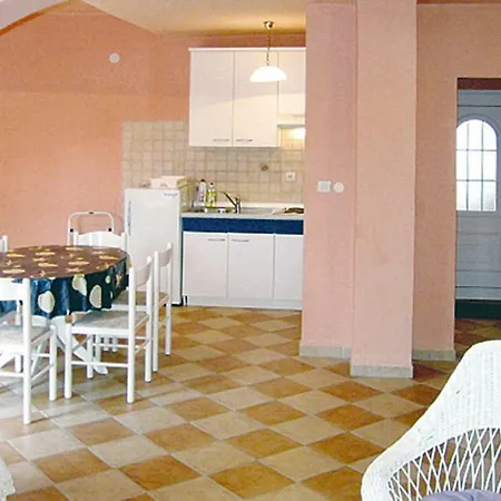 Apartment Rouge Ckv05085 Dya